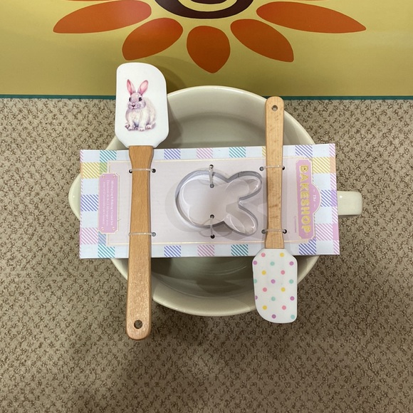 The Bakeshop BUNNY Batter Bowl & Baking Utensils Set - Picture 5 of 9